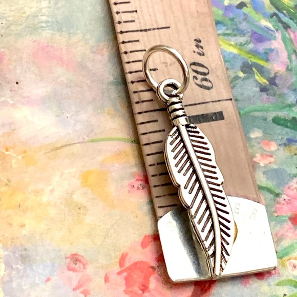 5/$10❤️❤️❤️NEW TIBETAN SILVER FEATHER CHARM PENDANT - Picture 2 of 2